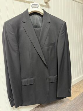 Men's Black Single-Breasted Blazer and Pants
